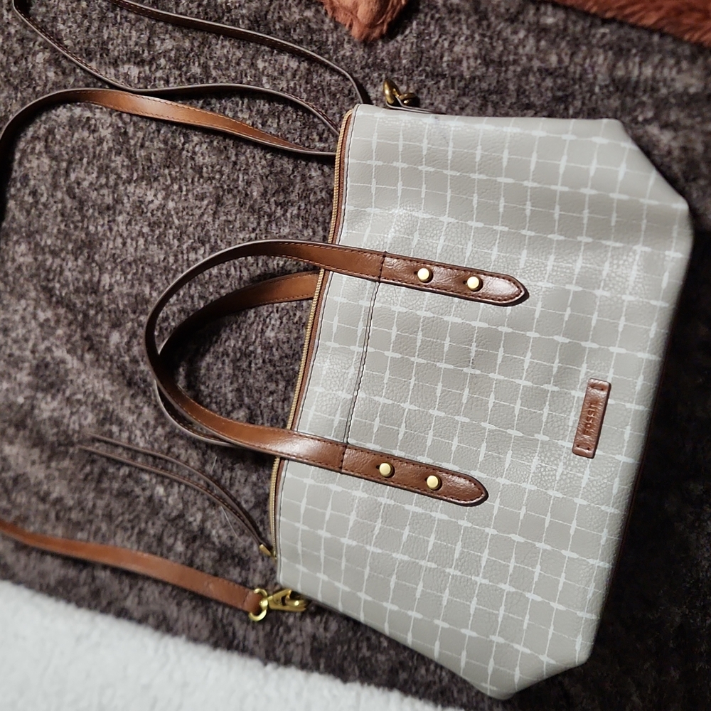 Fossil bag (can also be cross body)